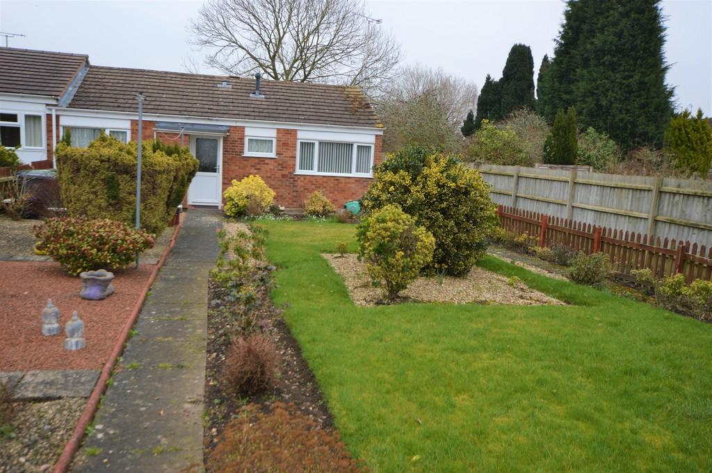 Furnace Road, Bedworth 2 bed semidetached bungalow £149,950