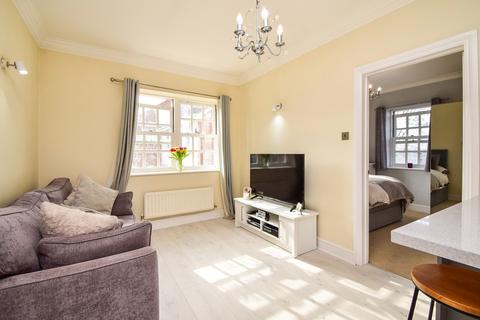 50 Calcott Park, Yateley, GU46 6JJ