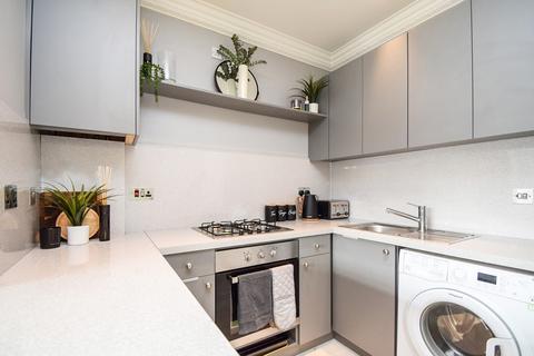 50 Calcott Park, Yateley, GU46 6JJ