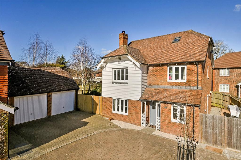 Green Fields Lane, Ashford, Kent, TN23 5 bed detached house £500,000