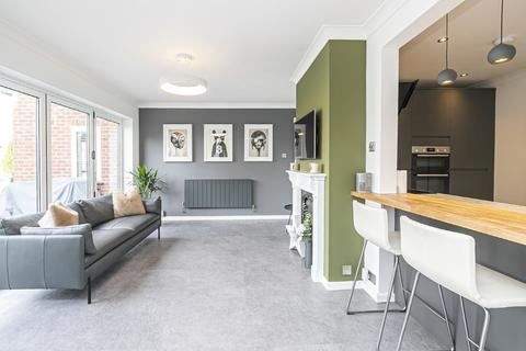 24 Hill Road, Theydon Bois, Epping, CM16 7LX