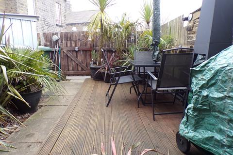 37 Green End, Clayton, Bradford, BD14 6BA