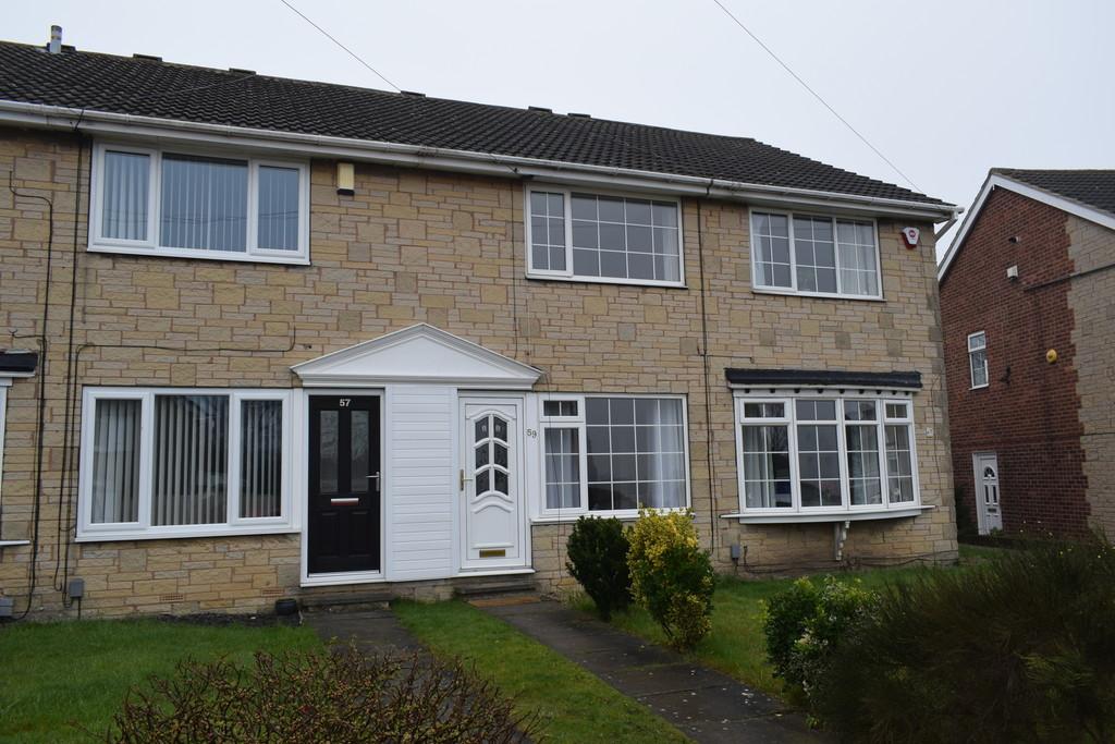 Thompson Drive, Wrenthorpe, Wakefield 2 bed townhouse £625 pcm (£144 pw)