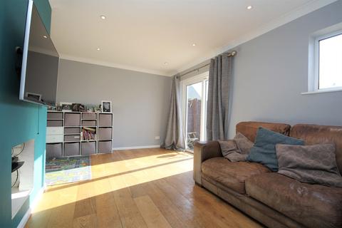 46 Forest Dene, Crowborough, TN6 2EX