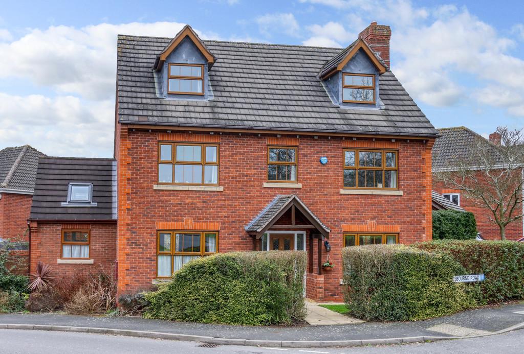 Royal Worcester Crescent, The Oakalls, Bromsgrove, B60 2TR 5 bed