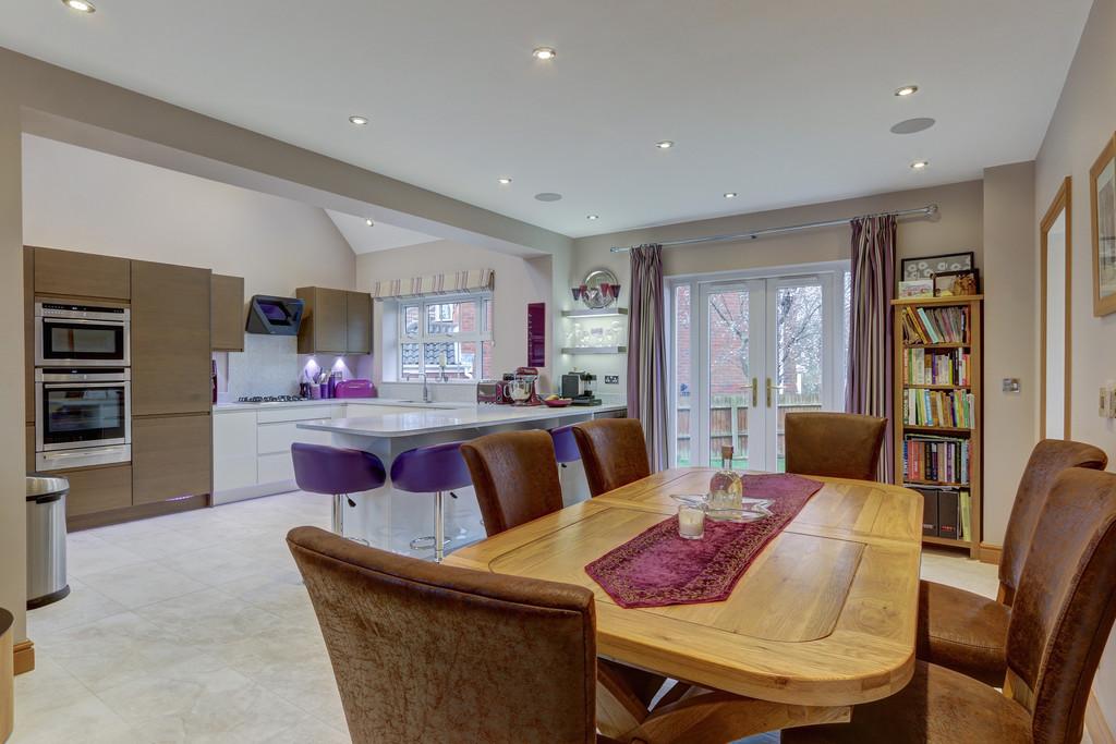 Royal Worcester Crescent, The Oakalls, Bromsgrove, B60 2TR 5 bed