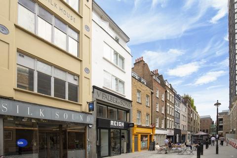 Studio to rent, Berwick Street, Soho W1