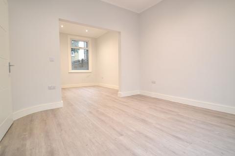 5 bedroom terraced house to rent, Bebbington Road, London