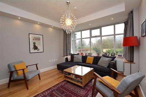 9 Grosvenor Mount, Leeds, LS6 2DX