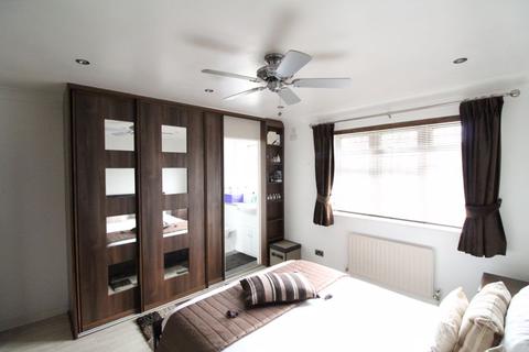 3 Hunters Close, Bexley, DA5 2HJ