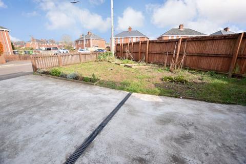 15 Cowper Avenue, Exeter, EX2 6BT