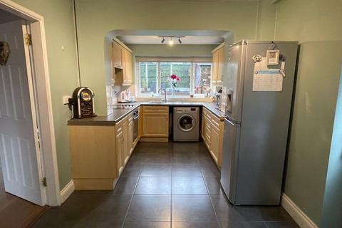 21 Brooklands Avenue, Walsall, WS6 6LF
