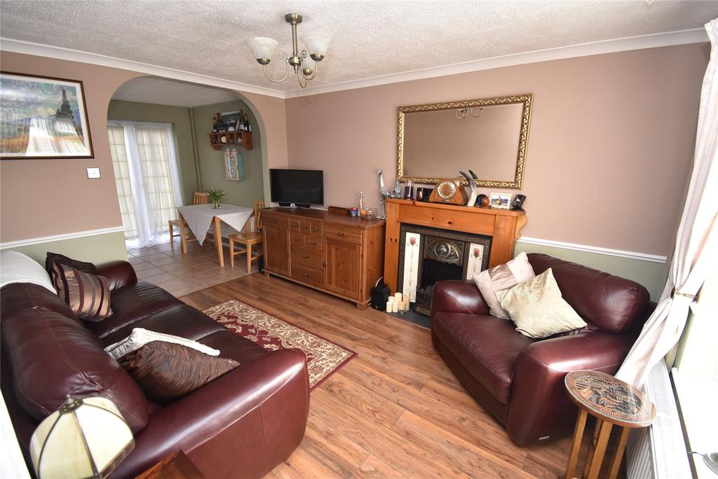 Bidwell Hill, Houghton Regis, Dunstable, Bedfordshire, LU5 2 bed end of
