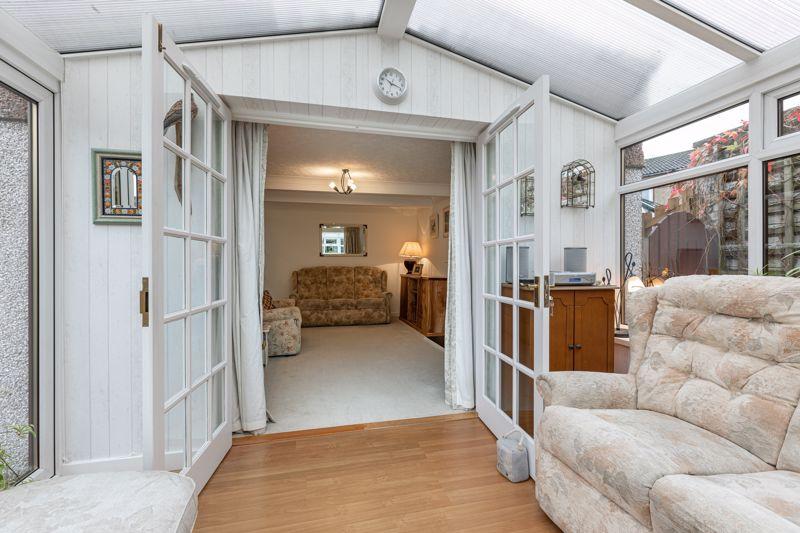 Conservatory to...