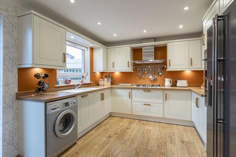 10 Abbotslea, Tweedbank, Galashiels, TD1 3RZ