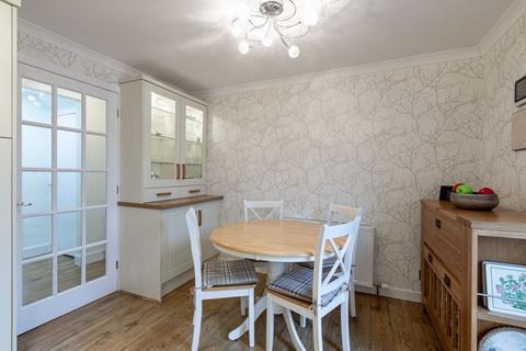 10 Abbotslea, Tweedbank, Galashiels, TD1 3RZ