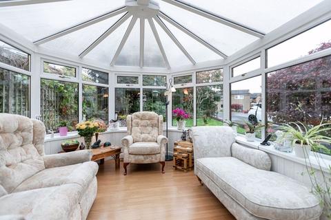 10 Abbotslea, Tweedbank, Galashiels, TD1 3RZ