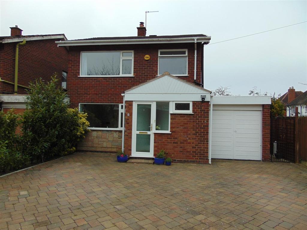 Leigh Close, Walsall 3 bed detached house £269,950