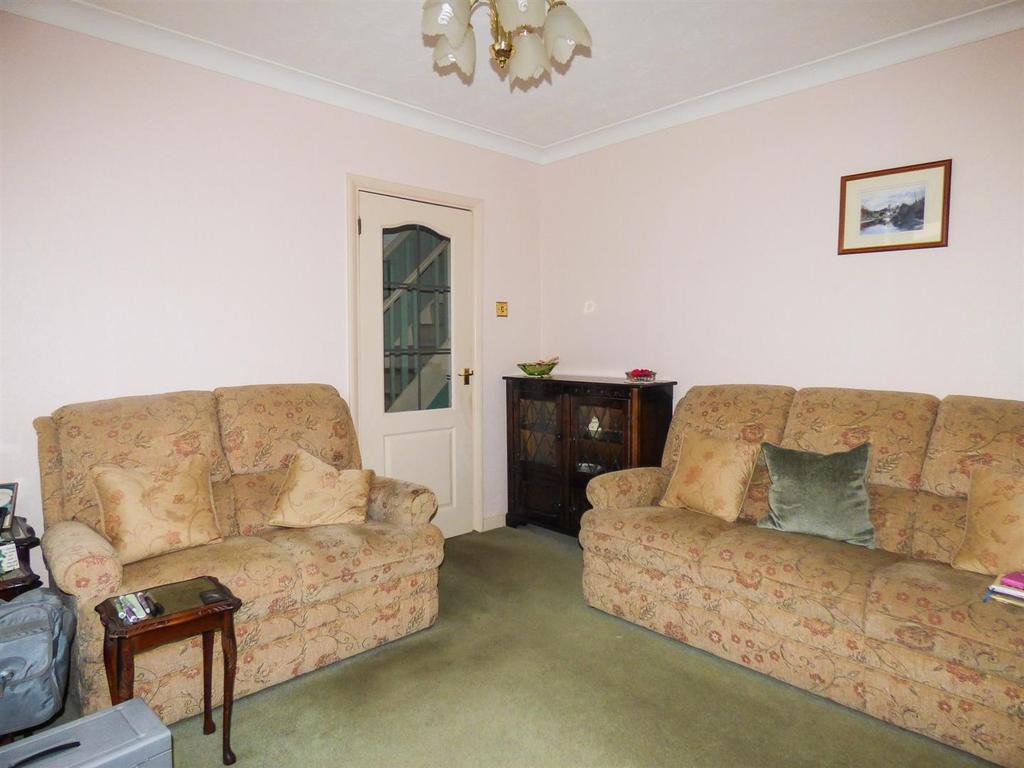 Ewart Road, Chatham, Kent 3 bed terraced house £260,000