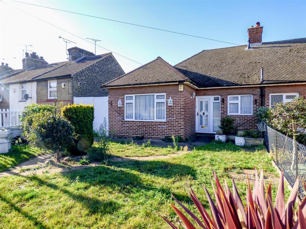 Sun Road, Kent 2 bed semidetached bungalow £250,000