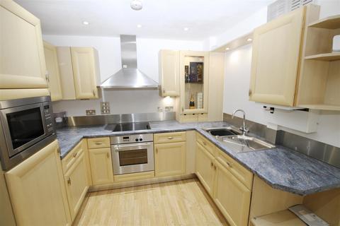 2 bedroom flat to rent - Southside, Leigh Road, Leigh On Sea