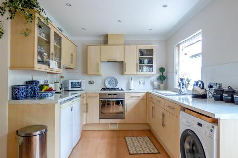 14 Christianfields Avenue, Gravesend, DA12 5NF