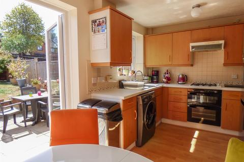 33 Damigos Road, Gravesend, DA12 2LR