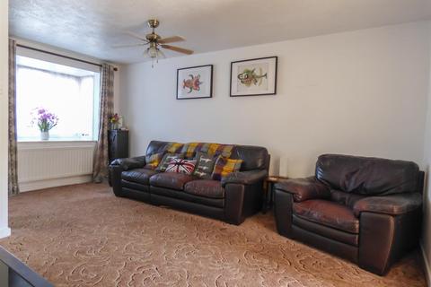 33 Damigos Road, Gravesend, DA12 2LR
