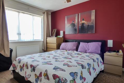 33 Damigos Road, Gravesend, DA12 2LR
