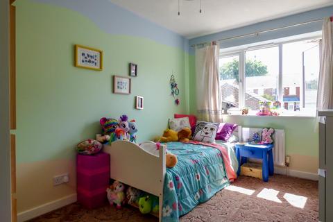 33 Damigos Road, Gravesend, DA12 2LR