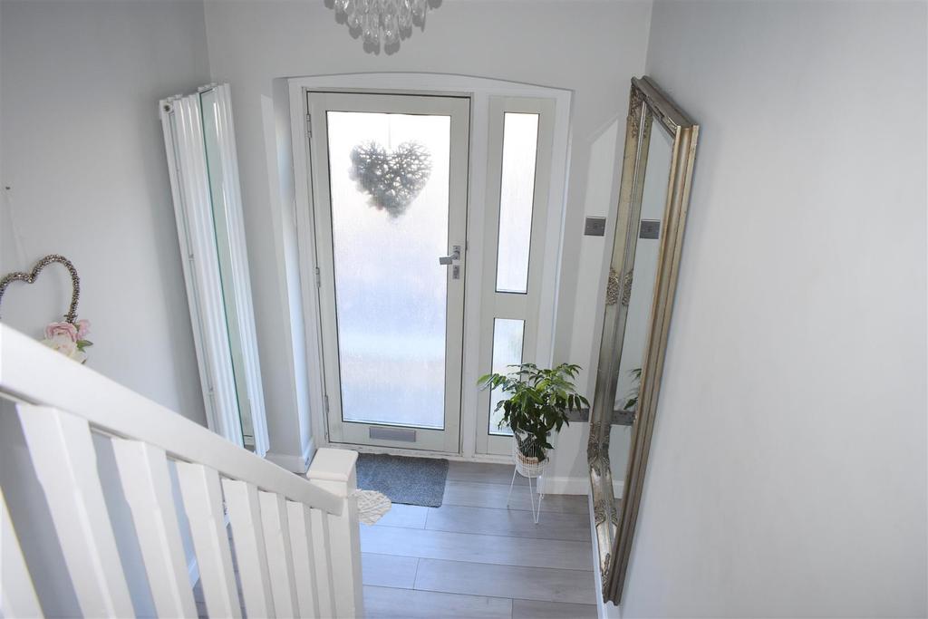 Hallway 1.jpg