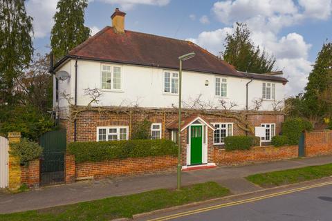 18 Plough Road, Epsom, KT19 9RA