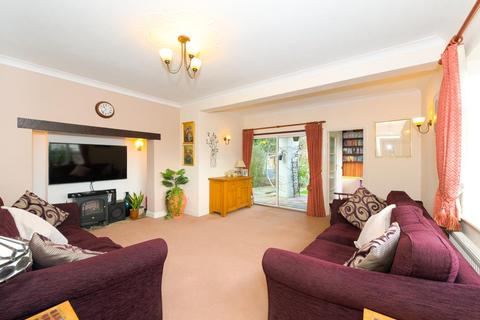 18 Plough Road, Epsom, KT19 9RA
