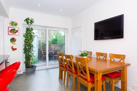 18 Plough Road, Epsom, KT19 9RA