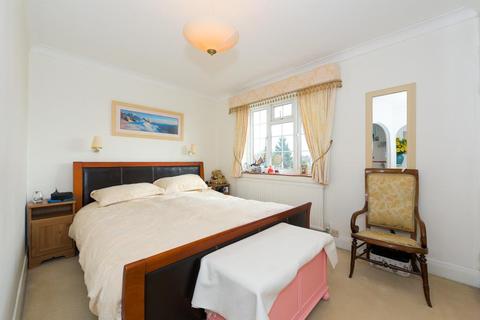 18 Plough Road, Epsom, KT19 9RA