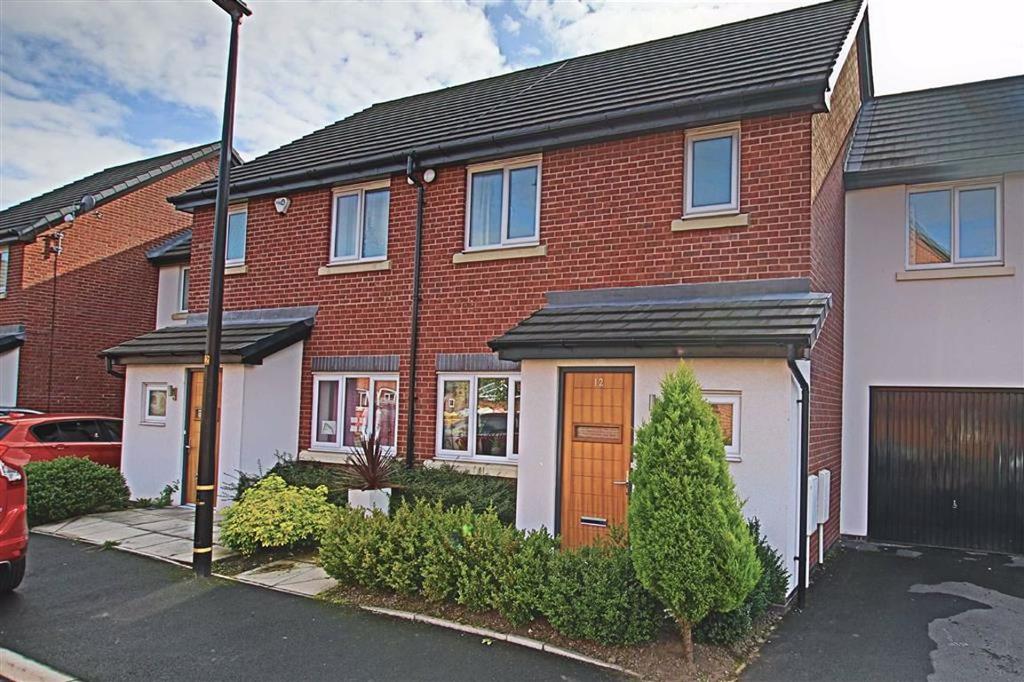 Meldrums Grove, Timperley, Altrincham 3 bed terraced house £1,395 pcm