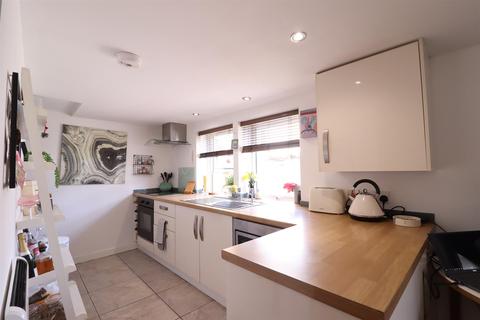 Bosvigo Cottage Bosvigo Road, Truro, TR1 3DG