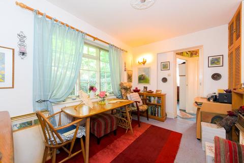 1 Windmill Avenue, Epsom, KT17 1LL