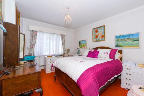 1 Windmill Avenue, Epsom, KT17 1LL