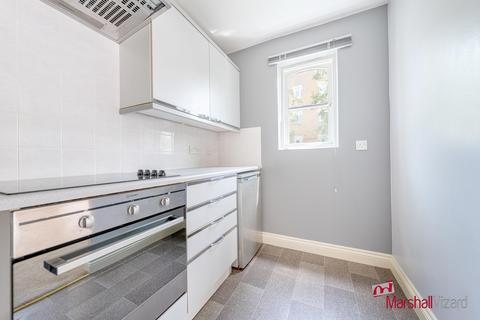 Flat 7, Wellington House Exeter Close, Watford, WD24 4BP