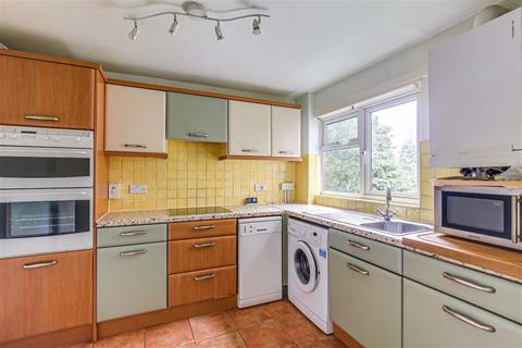 11 Master Close, Oxted, RH8 9NA