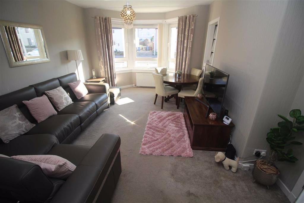 Dunlop Street, Greenock 2 bed flat £83,000