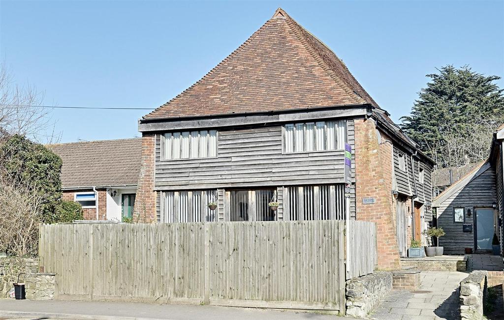 Warren Court, Beacon Oak Road, Tenterden 2 bed semidetached house £