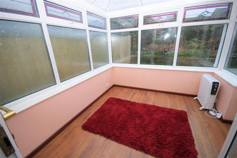 10 Badger Hill, Brighouse, HD6 3QX