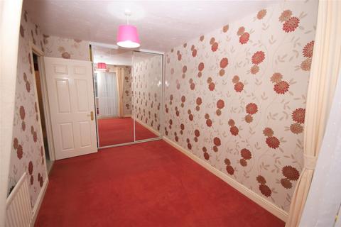 10 Badger Hill, Brighouse, HD6 3QX
