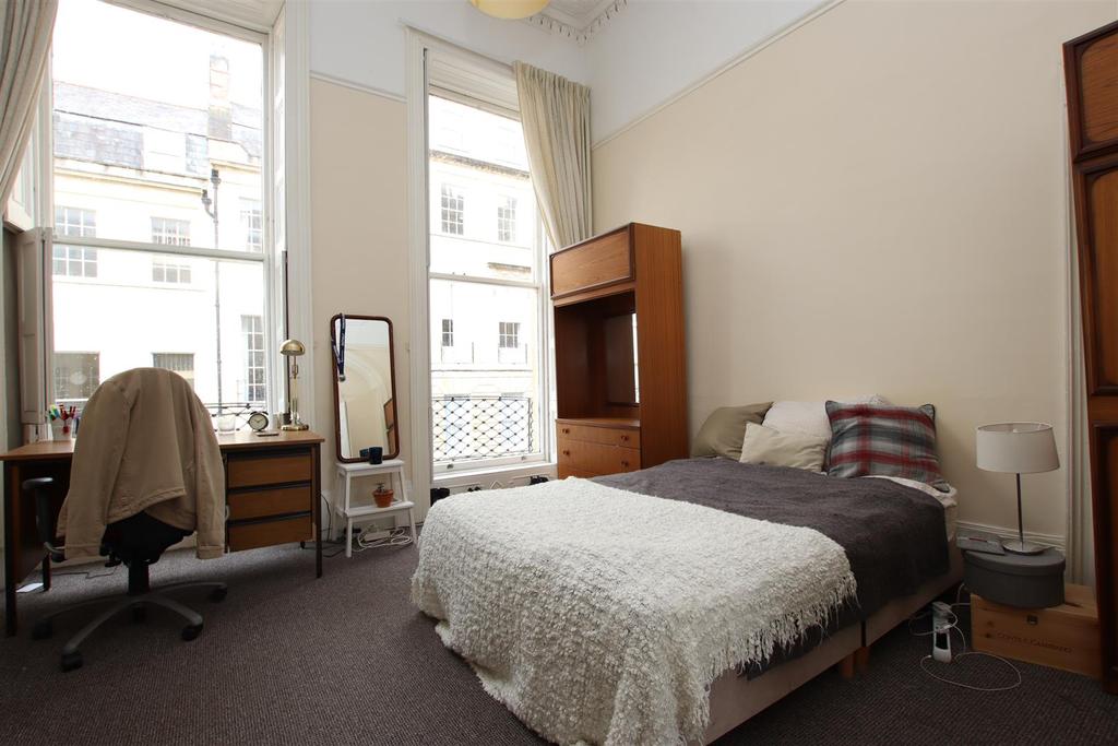Bedroom one.JPG