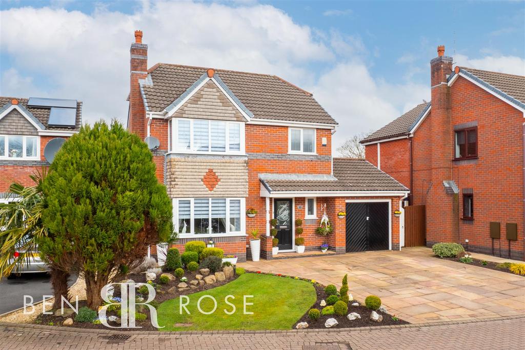 Austin Close, Leyland 3 bed detached house £270,000