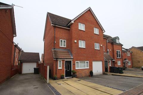 17 Cameron Grove, Eccleshill, Bradford, BD2 3DG