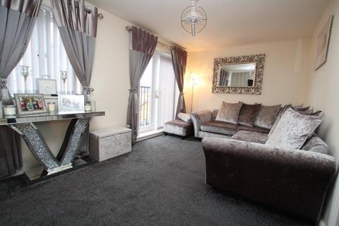 17 Cameron Grove, Eccleshill, Bradford, BD2 3DG