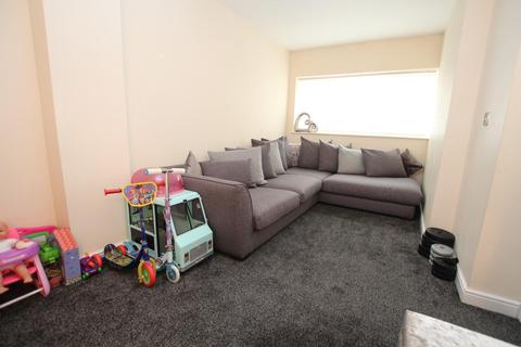 17 Cameron Grove, Eccleshill, Bradford, BD2 3DG